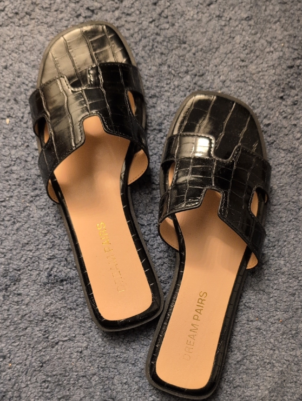Dream Pairs Black Croc-Embossed Slide Mules